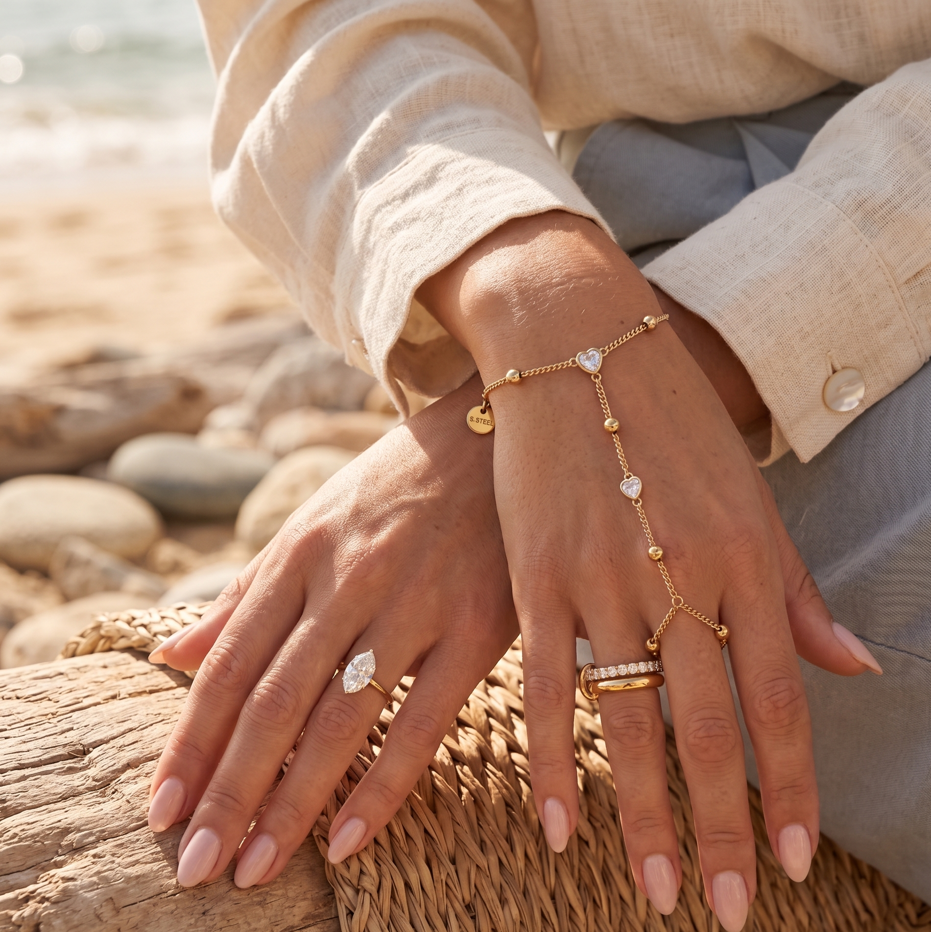 Lumi Hand Chain