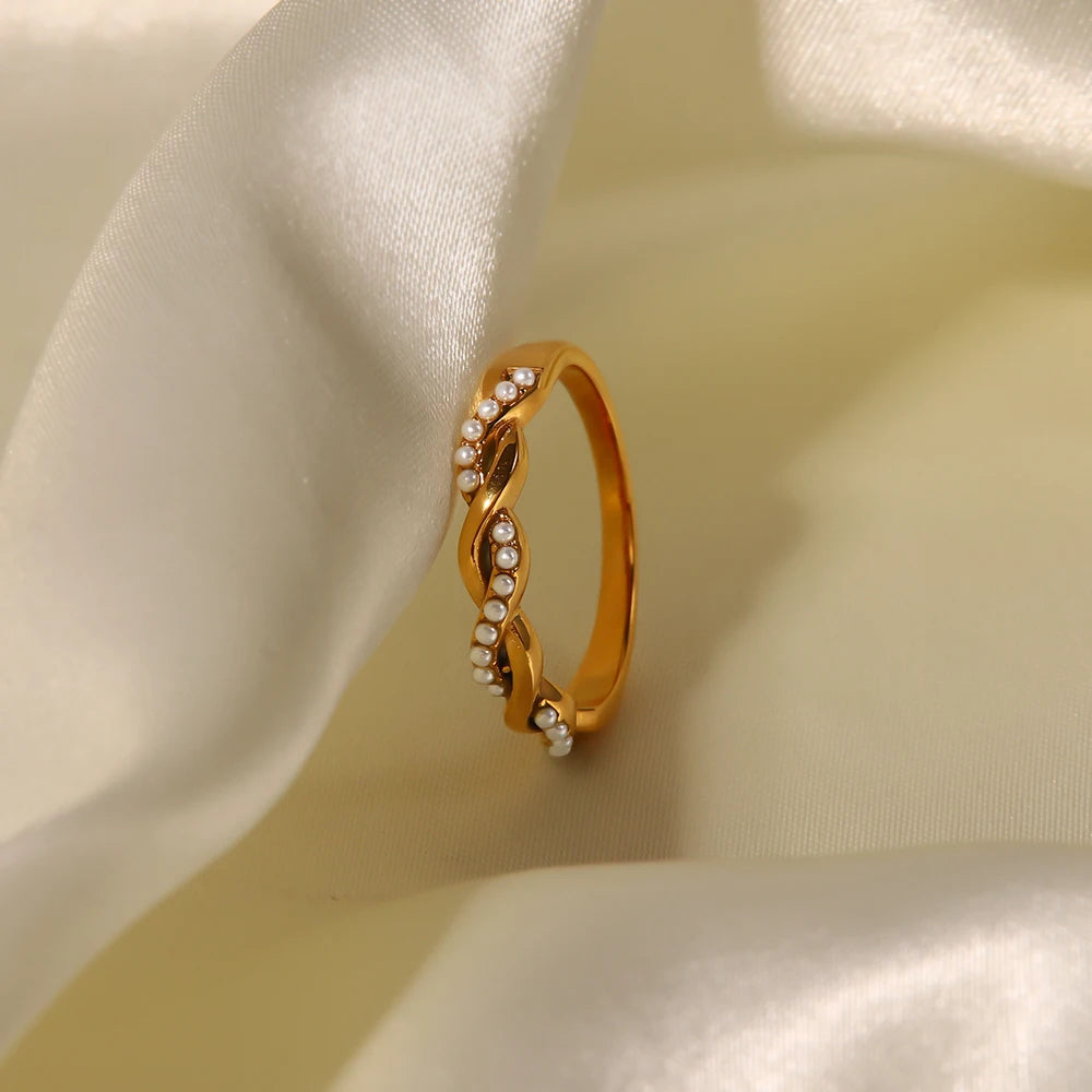Ariel Pearl Twist Ring