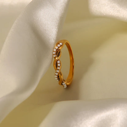 Ariel Pearl Twist Ring