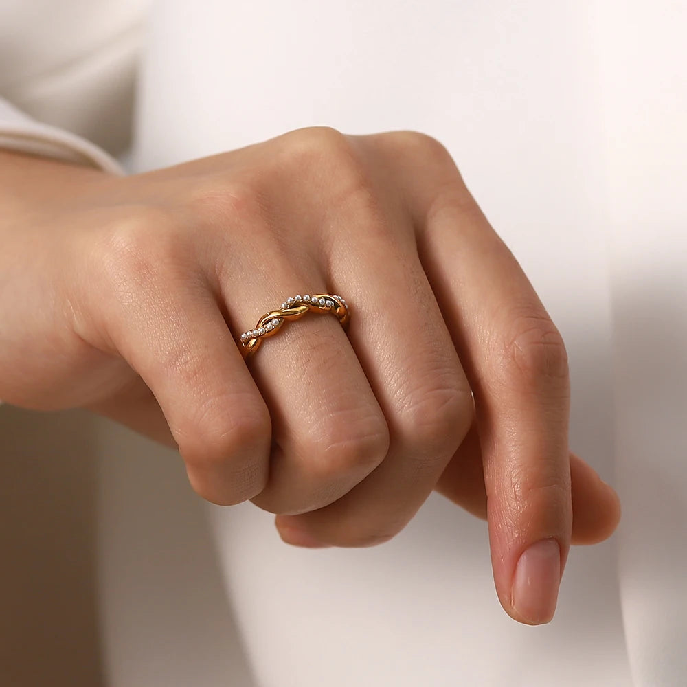 Ariel Pearl Twist Ring