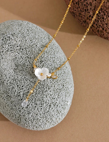 Elegant Flower Necklace