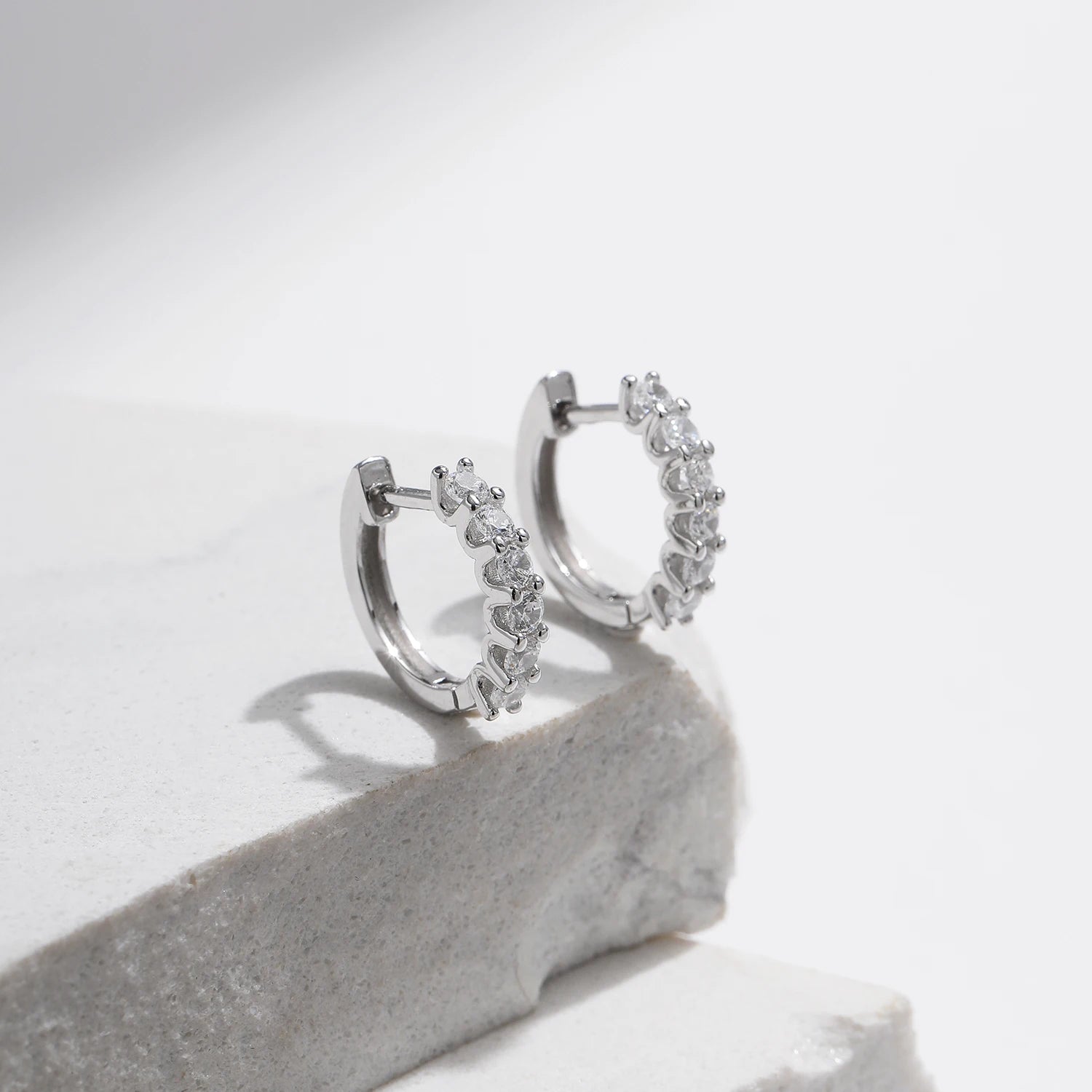 S925 Hollow Sparkling Earring